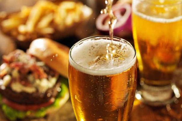 The Best Foods To Pair With Cold Beer